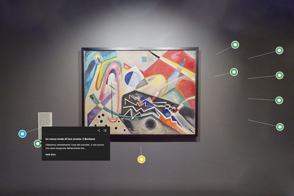 Dipinto astratto di arte moderna esposto in una galleria veneziana.